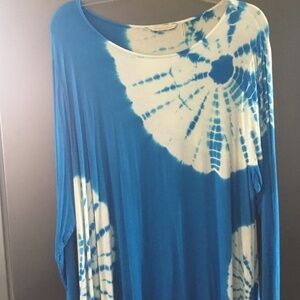 Soft Surroundings Tie Dyed Blue Tunic With Asymmetrical Hem and Long Sleeves